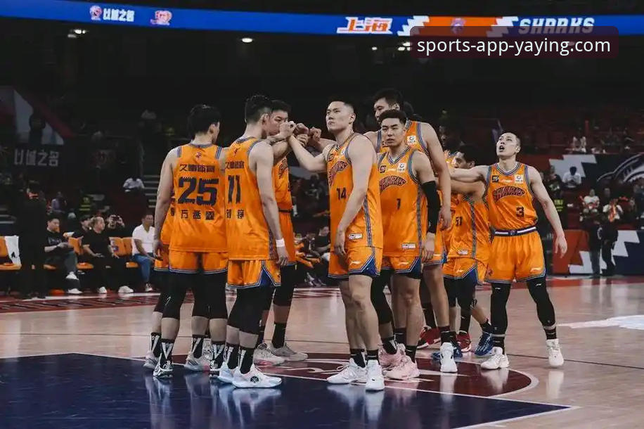 亚盈体育最新活动常见问题 上海男篮豪取12连胜巩固榜首的战术深度解析:从亚盈体育赛事直播看团队篮球的胜利